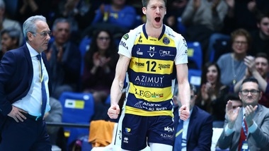 Volley: Modena travolge Milano in Gara 1 dei Quarti