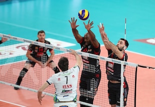 Volley: Superlega, Gara 1 di Semifinale: successi per Perugia e Civitanova