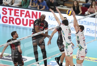 Volley: Superlega, Trento porta con orgoglio Civitanova a Gara 4