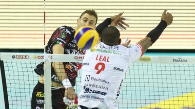 Volley: Superlega, Perugia strapazza Civitanova e va 2-1