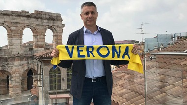 Verona presenta il tecnico Stoytchev: « c'è stata subito intesa »