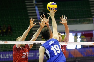 L'Italia bene nel primo set poi si arrende al Canada