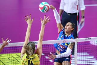 Chieri riporta in Italia Stephanie Enright