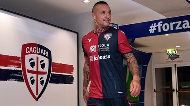 Cagliari, Ferragosto in campo sotto gli occhi di Giulini