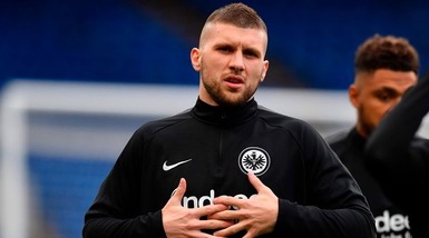 Milan, visite mediche per Rebic. Si lavora per Taison