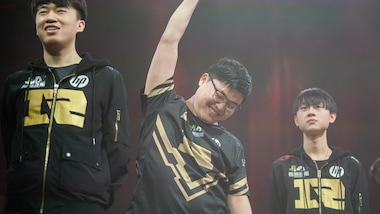 Royal Never Give Up e SKT ai Worlds di League of Legends