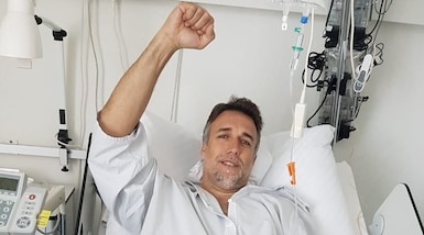 Batistuta operato per una protesi alla caviglia: "Prima tappa superata"