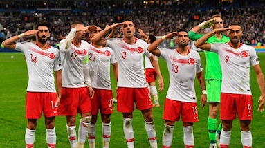 Turchia, saluto militare giocatori: l'Uefa apre un'inchiesta
