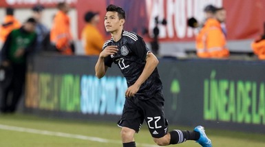 Napoli, infortunio per Lozano: esce in barella contro il Panama