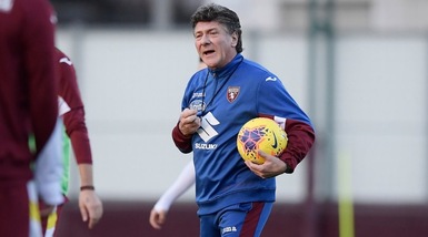 Torino, allenamento al Filadelfia. Battibecco tra Mazzarri e i tifosi
