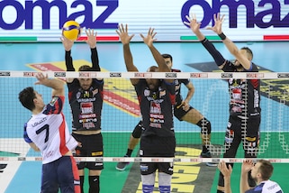 Superlega, Civitanova fugge, successi per Perugia, Trento e Ravenna