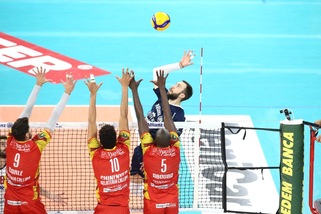 Milano parte male poi fa suo il posticipo con Vibo