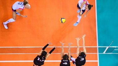 Mondiale per Club, Novara ko al quinto, Eczacibasi in finale