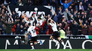 Liga, il Valencia ritrova il successo e Florenzi: 2-1 al Betis