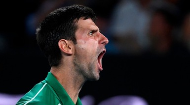 Djokovic supera Federer in 3 set: è in finale