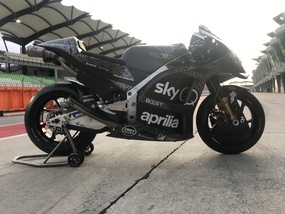 MotoGp, ecco la nuova Aprilia: il debutto a Sepang
