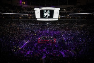 Kobe Bryant, Staples Center gremito per l'ultimo saluto alla leggenda dei Lakers