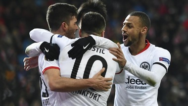 Europa League, André Silva lancia l'Eintracht. Eliminato il Salisburgo