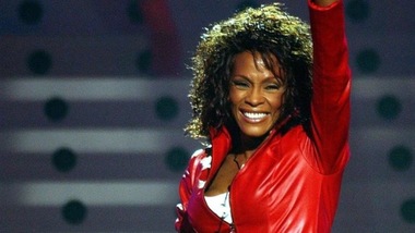 Whitney Houston, in arrivo il film biografico: "Non risparmierà nulla"