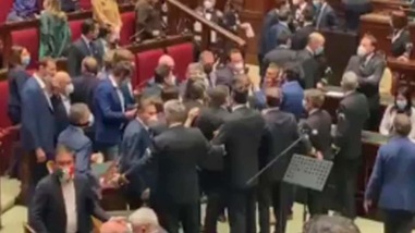 Tensione alla Camera: sfiorata la rissa