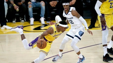 Nba, infortunio per i Los Angeles Lakers: Rondo si frattura il pollice