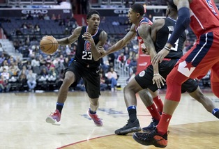 Lou Williams nei guai: 10 giorni di quarantena dopo le foto in uno strip club