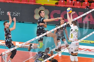 Superlega: Perugia vola, Civitanova spazza via Trento
