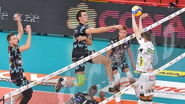 Superlega: Perugia vola, Civitanova spazza via Trento