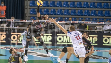 Superlega, Perugia batte anche le difficoltà, la Lube travolge Milano