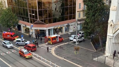 Attentato terroristico a Nizza: donna decapitata, tre morti