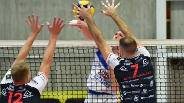 Ortona vola, Cuneo batte e scavalca Santa Croce