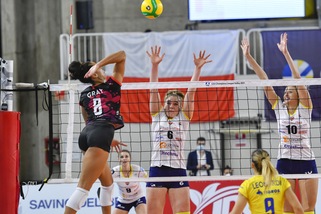 Busto supera il Rzeszów al quinto set