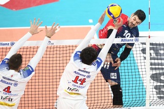 Monza batte Milano in cinque set