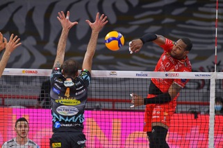 La Lube vince la battaglia fra giganti con Perugia