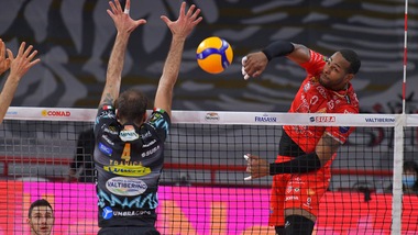 La Lube vince la battaglia fra giganti con Perugia