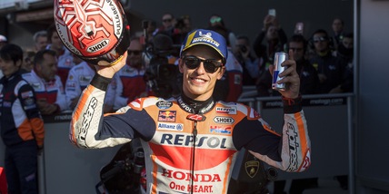 Marquez vince a Valencia: "Anno incredibile per me e per Honda"