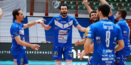 Taranto e Siena staccano il pass, due sfide a Gara 3