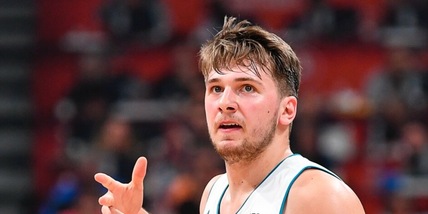 Nba, Doncic da urlo a Memphis. Curry incontenibile: 42 punti