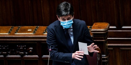 Covid, Speranza tranquillizza: "In arrivo 50 milioni di vaccini"