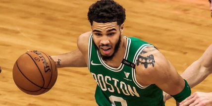 Nba: Boston batte Curry, vittoria Lakers all'overtime