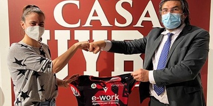 Lucia Bosetti ha firmato per la UYBA