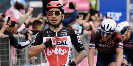 Giro d’Italia, Ewan vince la 7ª tappa: sul podio Cimolai e Merlier