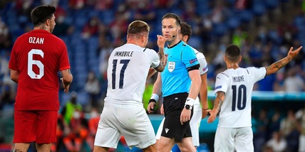 Turchia-Italia, la moviola: rigore clamoroso negato all’Italia