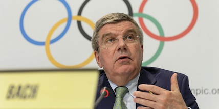 Bach: "Olimpiadi nel 2021 siano la luce in fondo al tunnel"