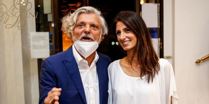 Ferrero va a cena con la sindaca Raggi a Roma: ecco le foto