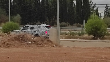 Nuova Range Rover 2022: le foto spia del nuovo SUV