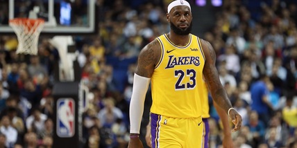 Nba, Lakers trascinati da LeBron. Spurs ok, Irving dei Nets si fa male