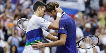 Djokovic e Medvedev in finale nel Masters 1000 di Parigi-Bercy