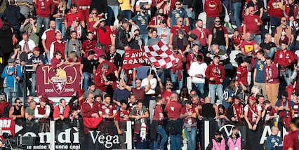 Torino, protesta dei tifosi contro Cairo: "Ridacci il Fila"