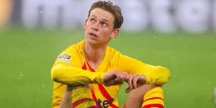 Flop Barcellona, De Jong criticato: “Gioca con 50 kg di patate sulla schiena”